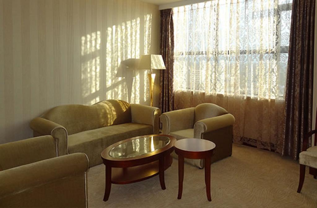 President Hotel At Umodzi Park Lilongwe Exterior photo