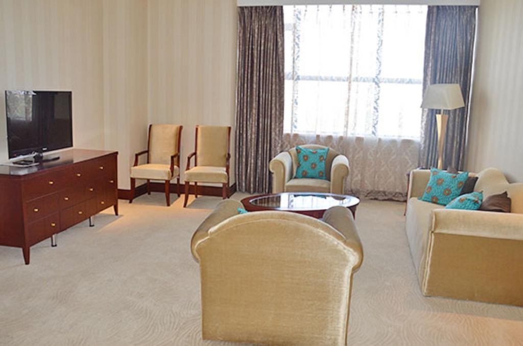 President Hotel At Umodzi Park Lilongwe Room photo