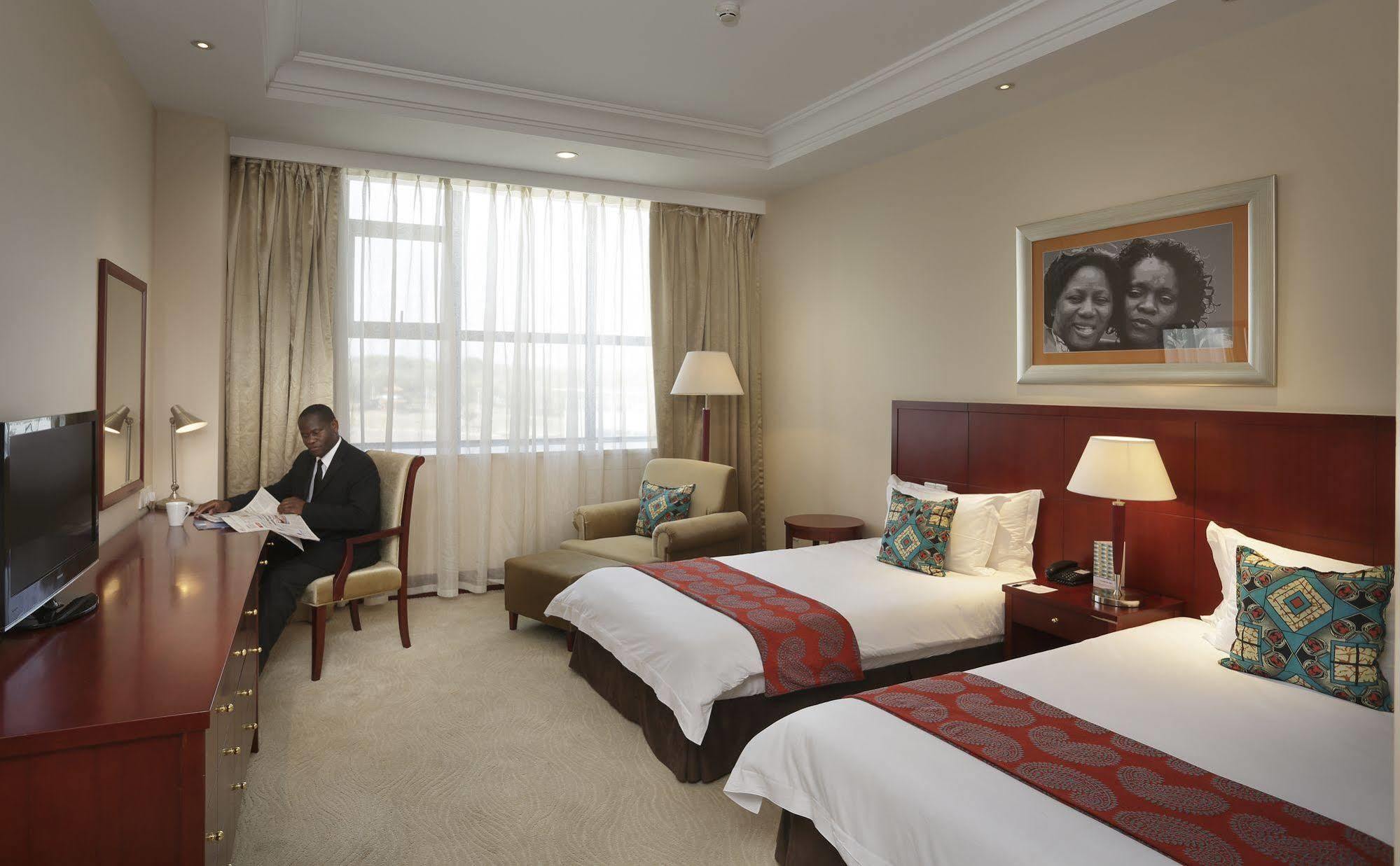 President Hotel At Umodzi Park Lilongwe Exterior photo