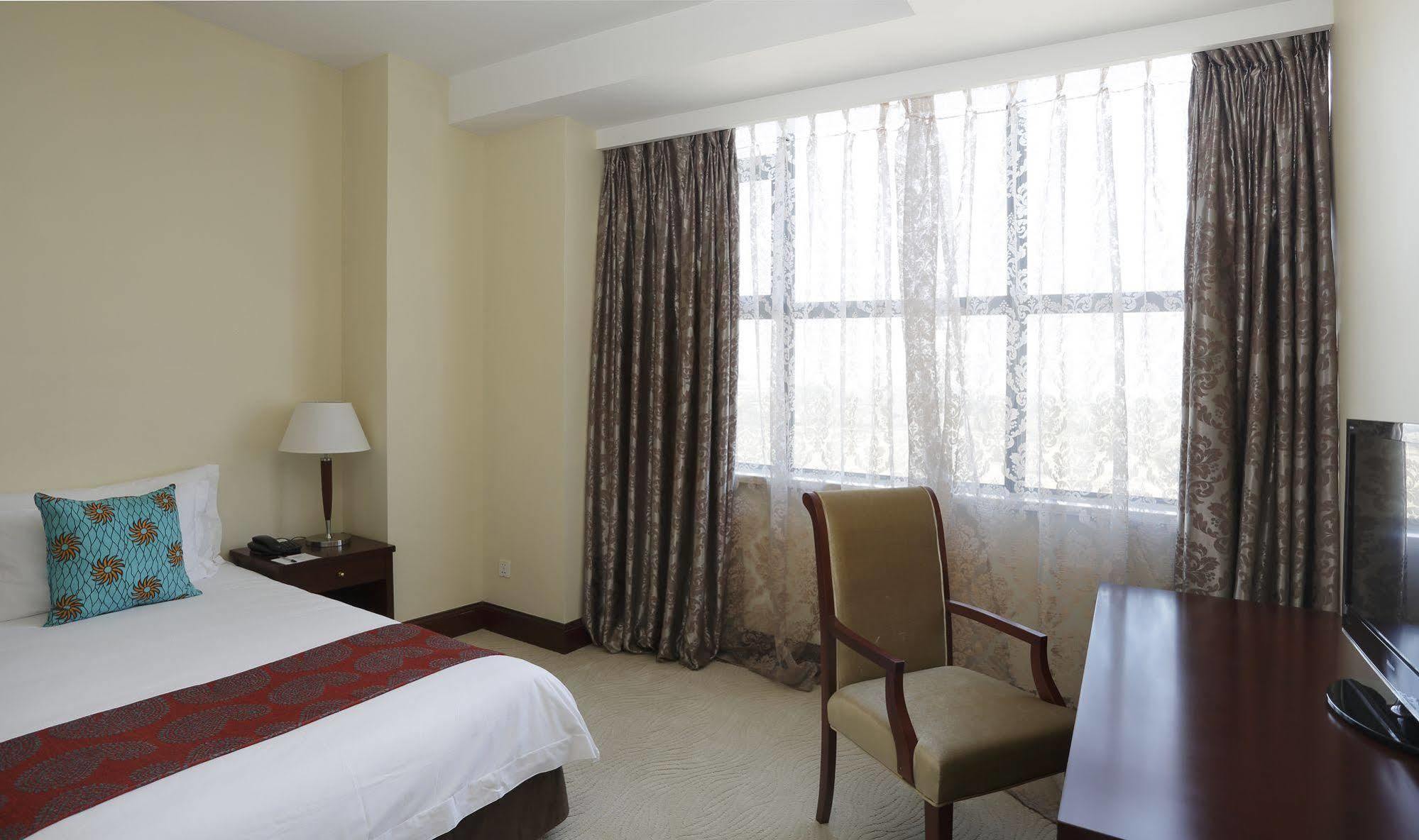 President Hotel At Umodzi Park Lilongwe Exterior photo