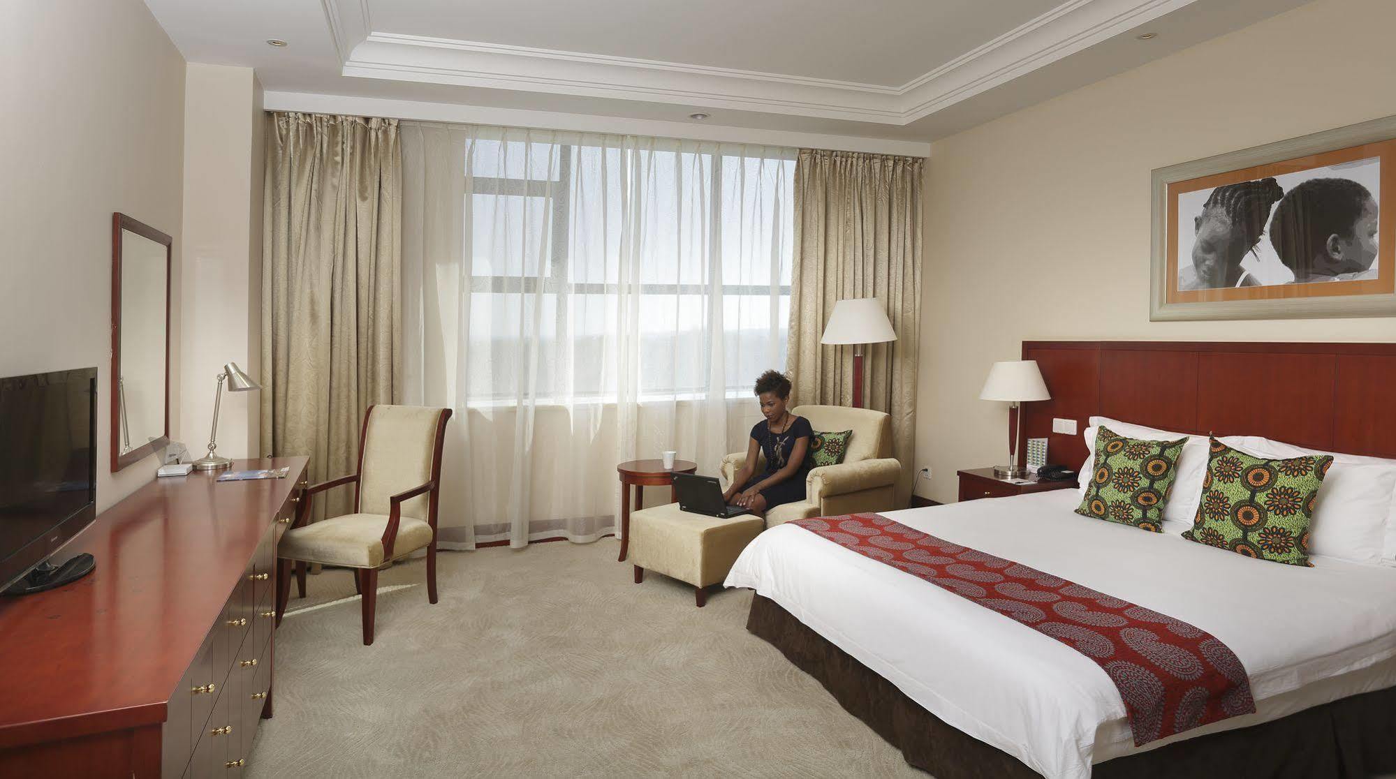President Hotel At Umodzi Park Lilongwe Exterior photo