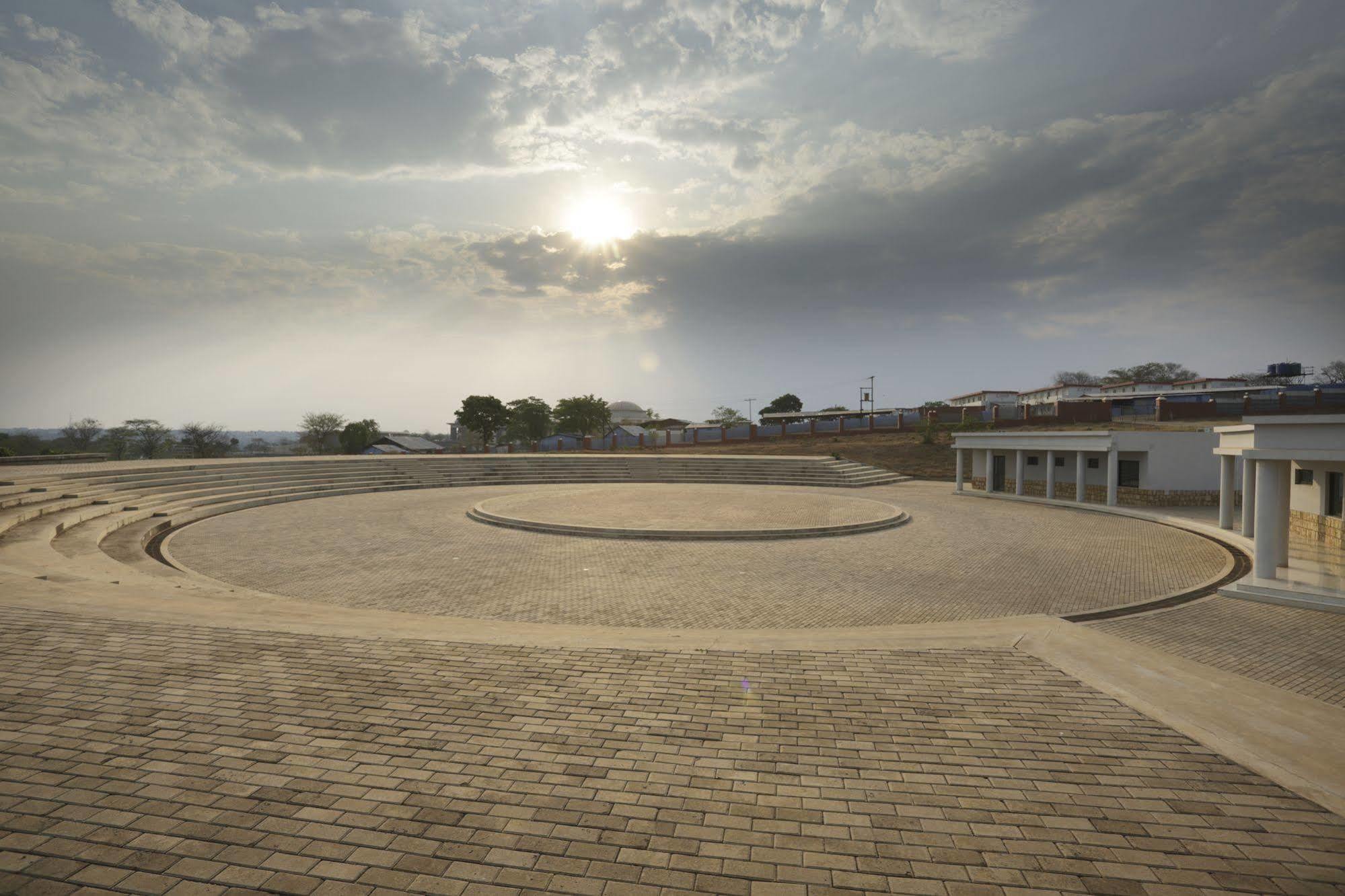 President Hotel At Umodzi Park Lilongwe Exterior photo