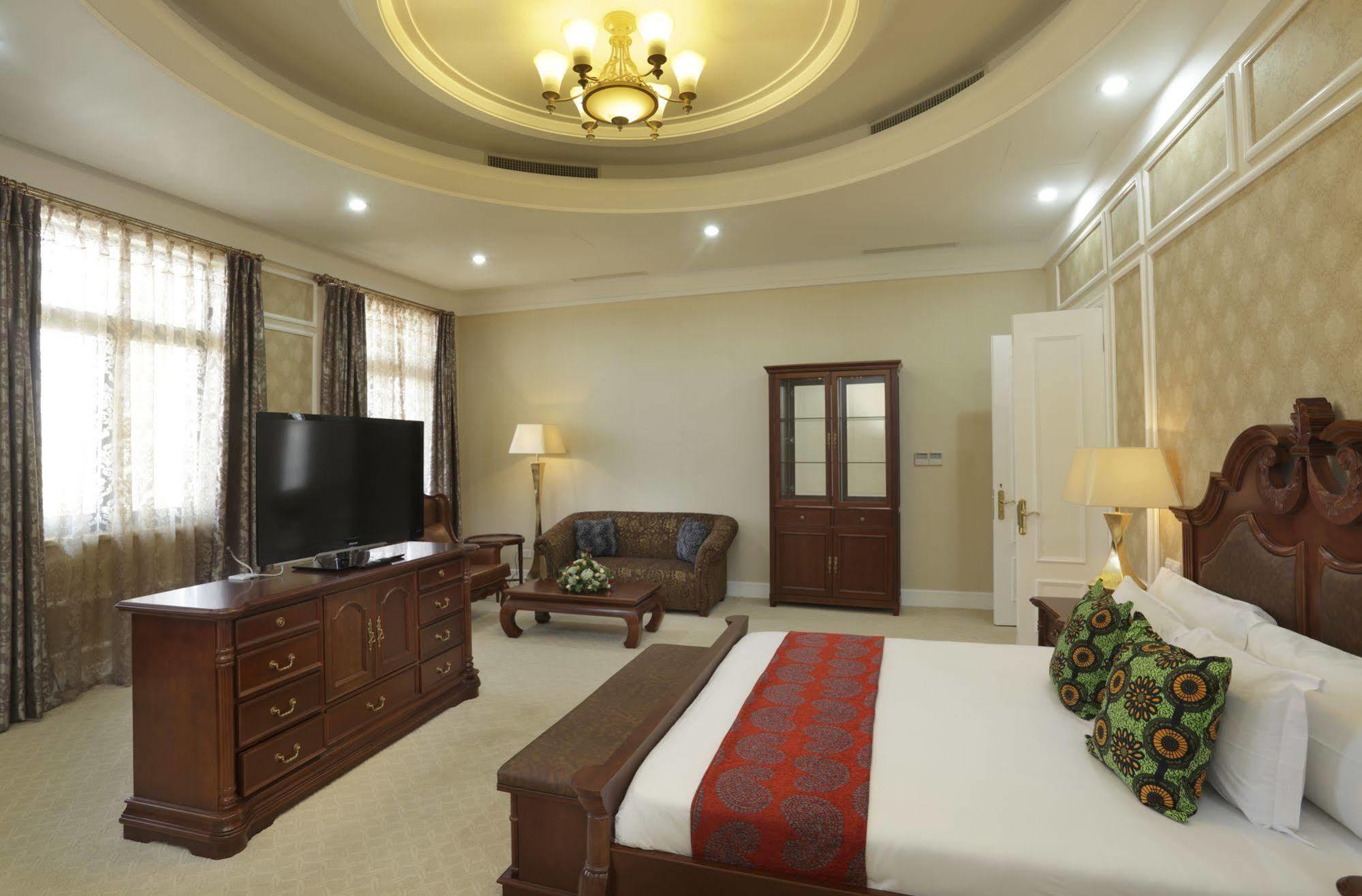 President Hotel At Umodzi Park Lilongwe Exterior photo