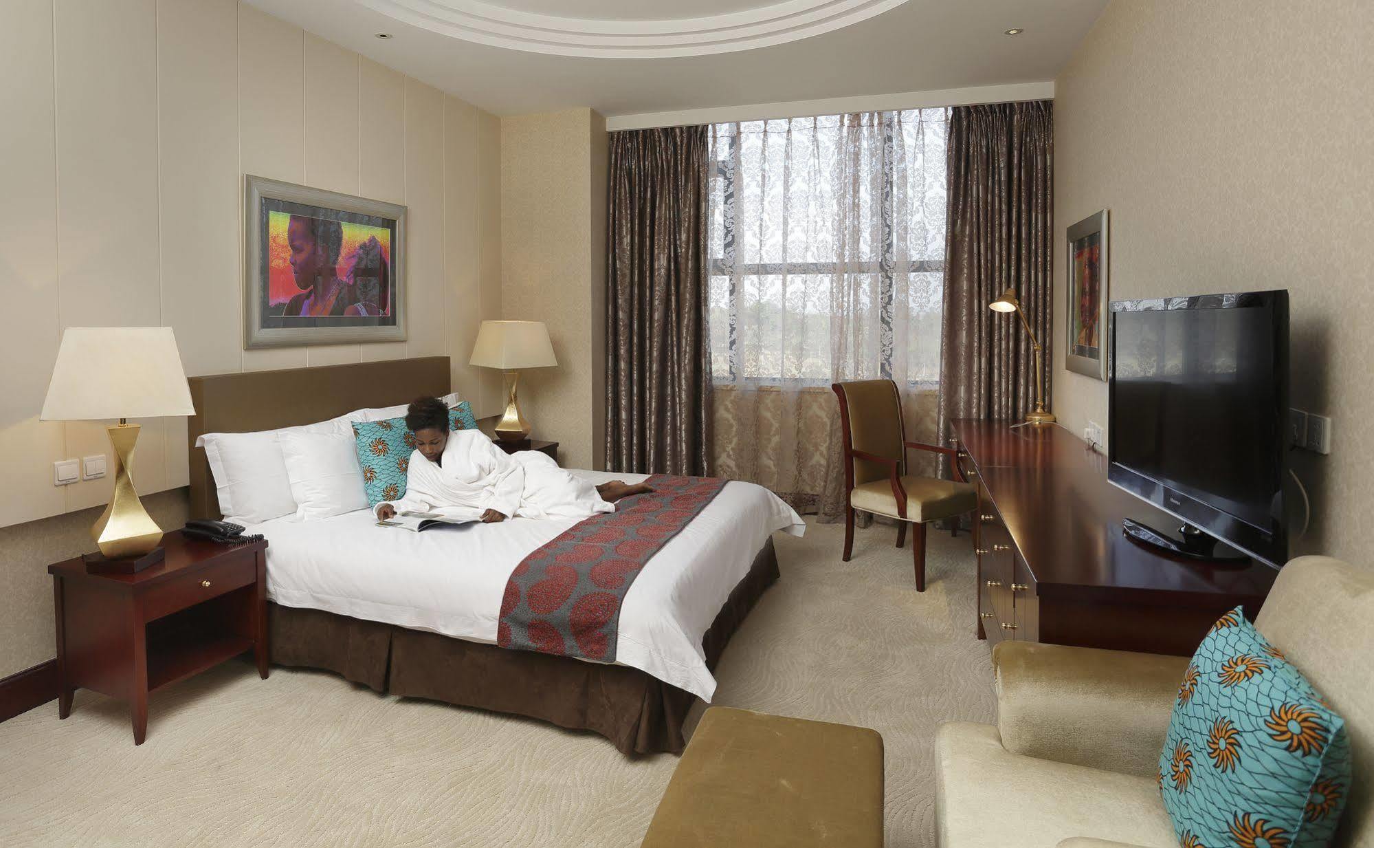 President Hotel At Umodzi Park Lilongwe Exterior photo