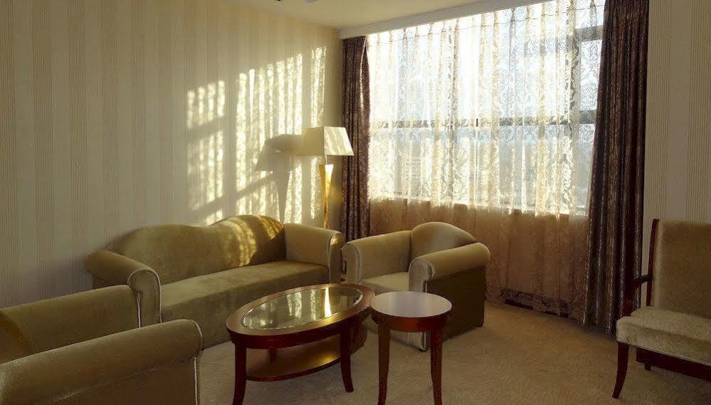 President Hotel At Umodzi Park Lilongwe Exterior photo